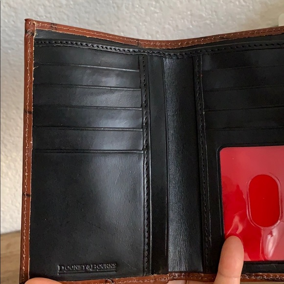 π Dooney & Bourke Wallet - Picture 14 of 16